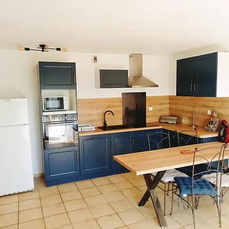 Apartmán T2 En Rez De Jardin *
