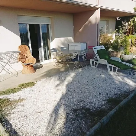 T2 En Rez De Jardin Apartmán